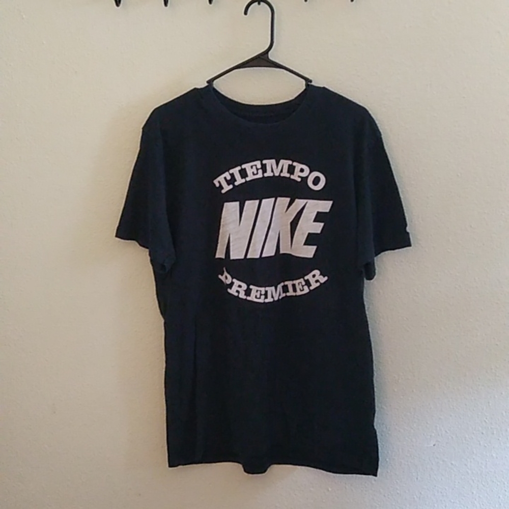 Black Nike t shirt